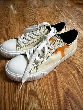 NWOT FOCO Tennessee Volunteer Canvas Shoes Size 6
